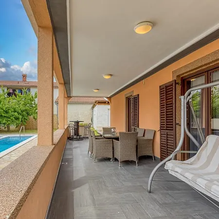 Emanuela With Private Pool Lejlighed Loborika