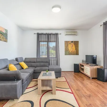 Lejlighed Emanuela With Private Pool Loborika