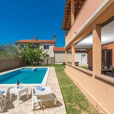 Emanuela With Private Pool Apartman Loborika