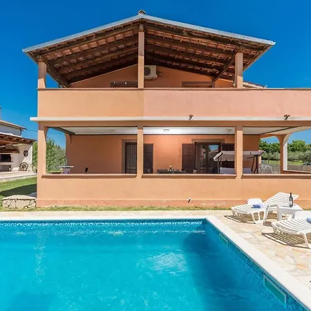 Emanuela With Private Pool Loborika