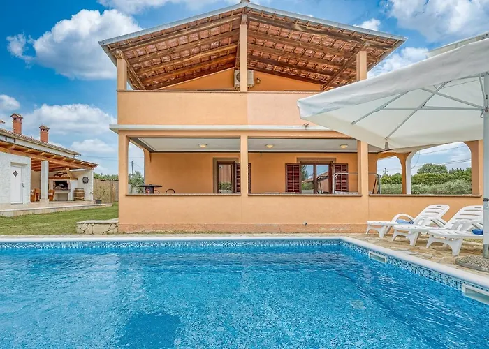 Emanuela With Private Pool *