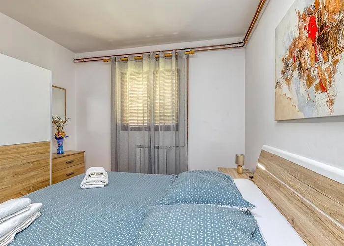 Emanuela With Private Pool