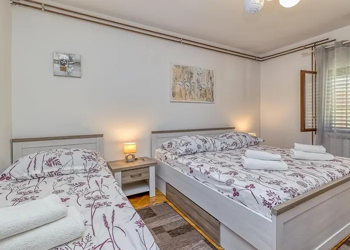 Emanuela With Private Pool *