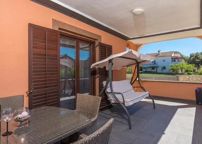 Emanuela With Private Pool Daire Loborika