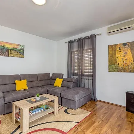 דירה Emanuela With Private Pool *