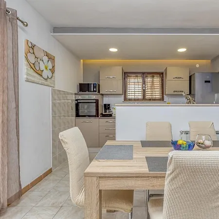 Emanuela With Private Pool Lägenhet *