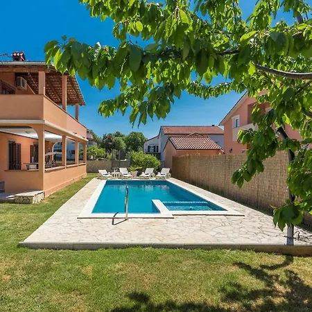 Emanuela With Private Pool