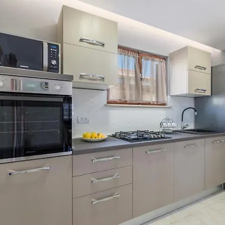 Emanuela With Private Pool Loborika