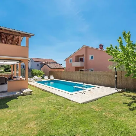 Emanuela With Private Pool Lägenhet *