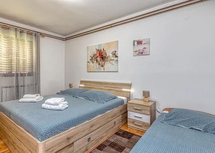 아파트 Emanuela With Private Pool *