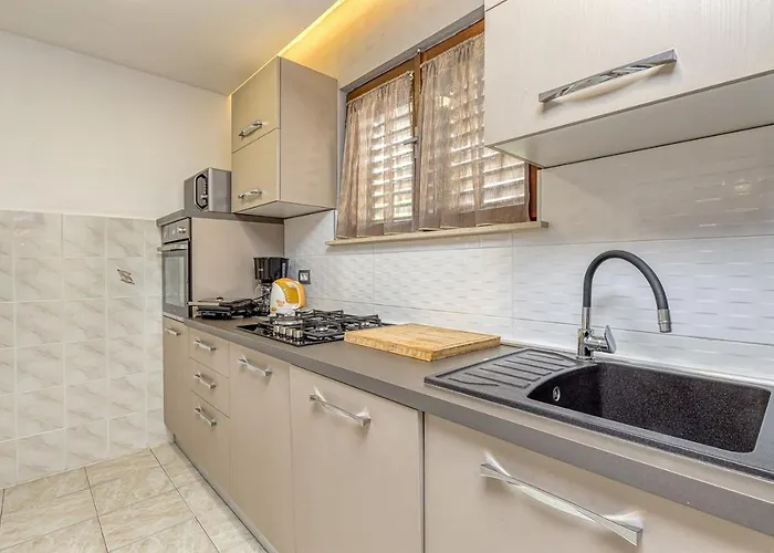 Emanuela With Private Pool Loborika