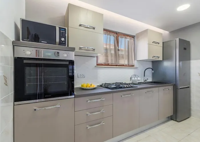 Emanuela With Private Pool Loborika