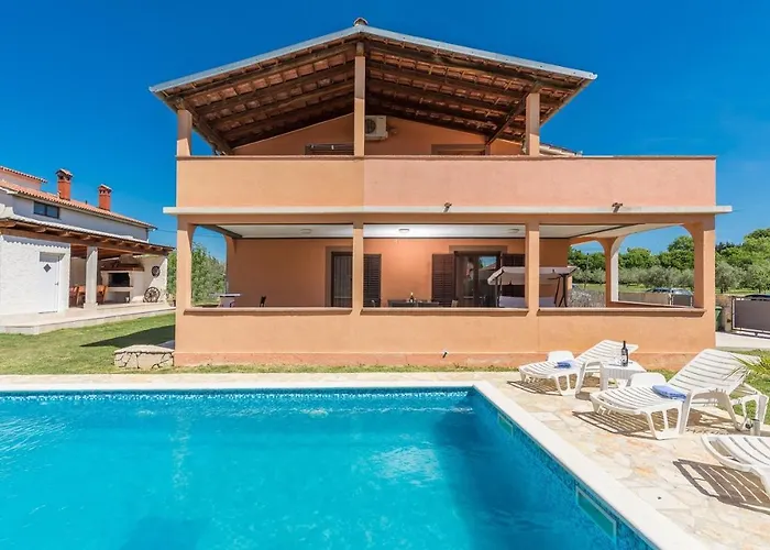 Emanuela With Private Pool Loborika